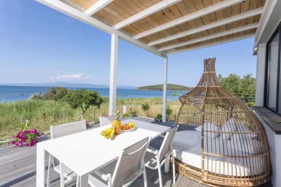 Right Next to the Beach, White Villa - Image 1