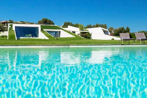DESIGNER VILLA IN COSTA SMERALDA LOCATION - Image 1