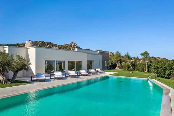 Modern Villa with Entertainment and Sea Views - Image 1