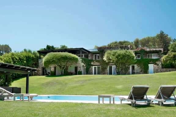 Prestigious Seaside Villa With Private Pool Retrea - Image 1