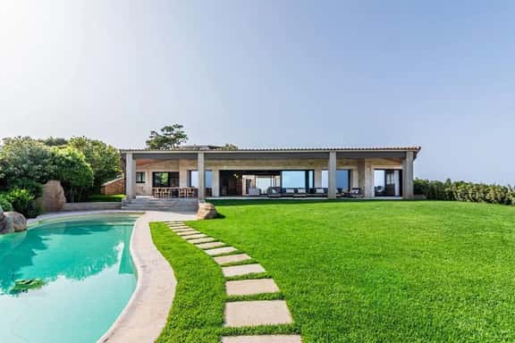 Minimalist Villa With Stunning Sea Views - Image 1