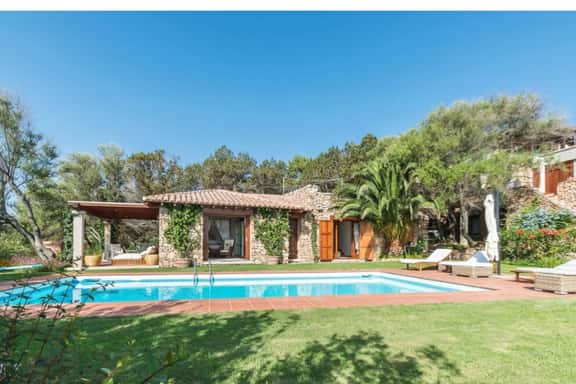 Panoramic Coastal Villa With Swimming Pool - Image 1