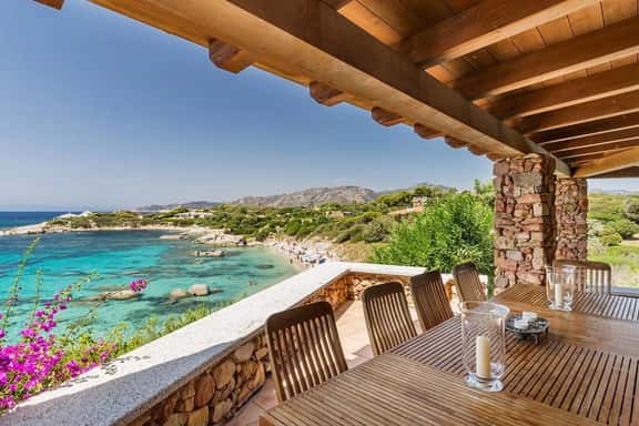Scenic Villa Overlooking Clear Blue Waters - Image 1