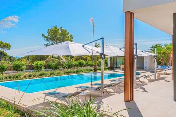 Clifftop Horizon Grand Estate - Image 1