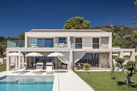 Luxury Seaview Villa Walk to Beach - Image 1