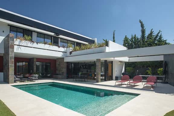 Modern 6-BR Beachside Villa w/ Pool, Spa & Cinema - Image 1