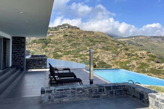 Luxury Seafront Escape with Heated Pool, Kids Pool - Image 1