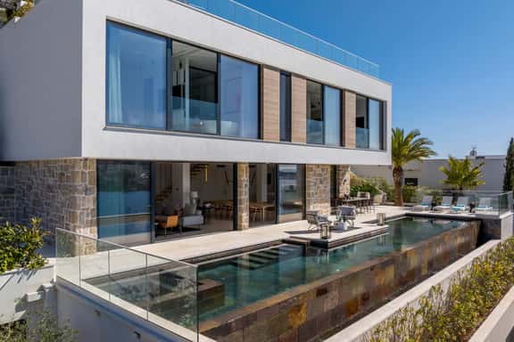 Elegant Villa Overlooking Adriatic Sea - Image 1