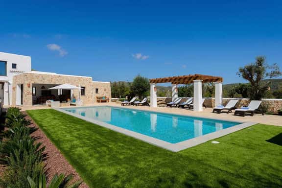 Private Villa Surrounded By Countryside Views - Image 1