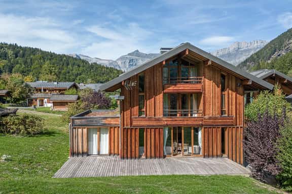 Mountain Escape Near Chamonix Valley - Image 1