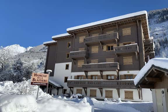 Central Chamonix Stay With Mountain Charm - Image 1