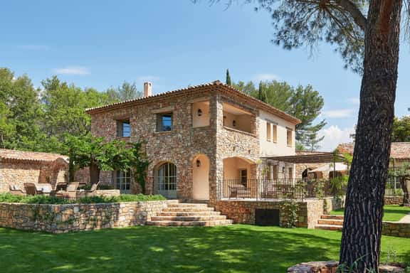Serene Retreat Surrounded by Lavender Fields - Image 1