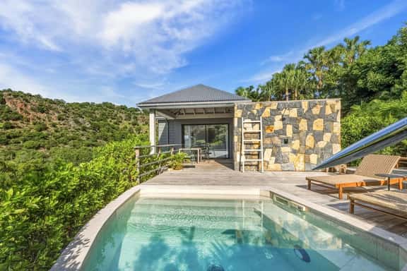 Peaceful Getaway Overlooking Caribbean Landscapes - Image 1