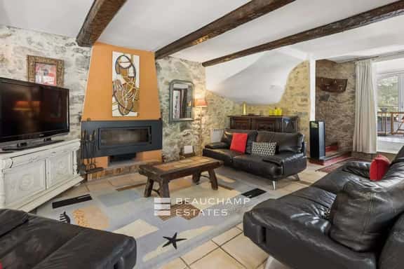 Peaceful Vineyard Escape With Private Pool - Image 1