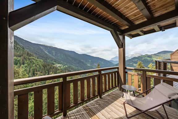Peaceful Stay in Beautiful Alpine Setting - Image 1