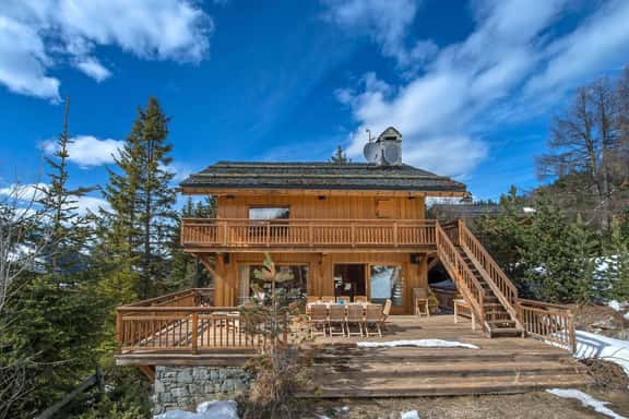 Traditional Chalet With Panoramic Peak Views - Image 1