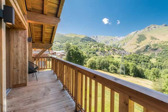 Mountain Duplex With Scenic Balcony Views - Image 1