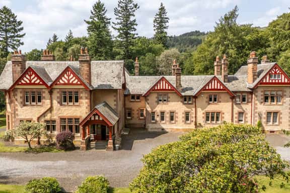 Exclusive Highland Retreat With Stunning Views - Image 1