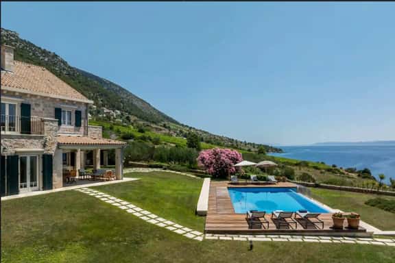 Beautiful Villa Overlooking Adriatic And Hvar - Image 1