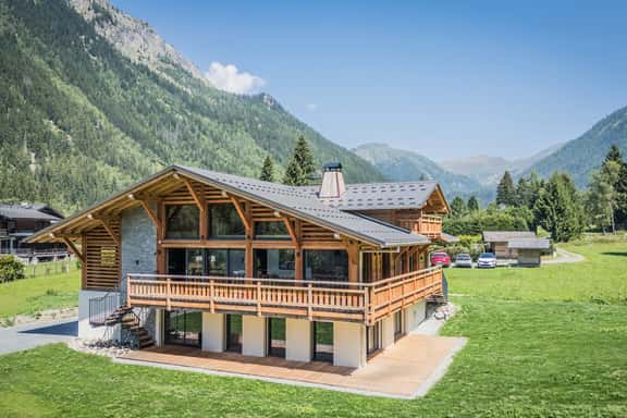 Chamonix Chalet With Gym and Solarium - Image 1