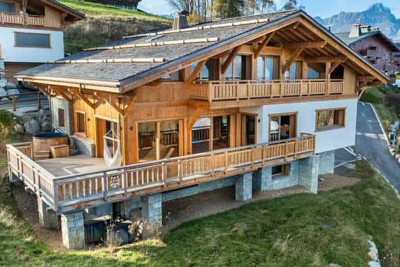 Contemporary Chalet Near Combloux Ski Slopes - Image 1