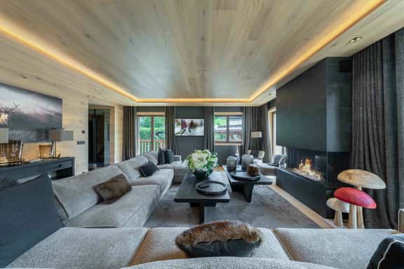 Spacious Chalet With Fire Pit and Jacuzzi - Image 1