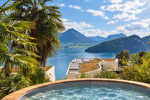 Panoramic Lake Lucerne House with Hot Tub - Image 1
