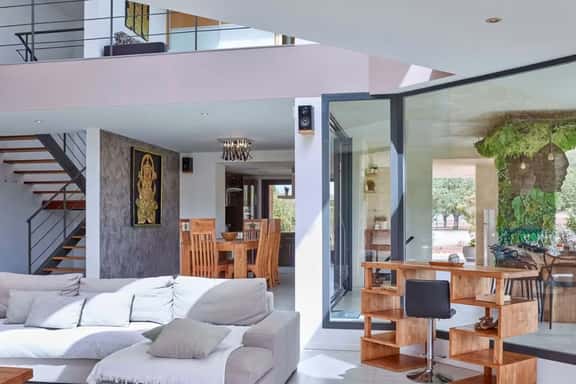 Elegant Designer Villa With Private Pool - Image 1