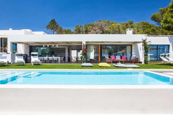 Relaxing Ibiza Home With Private Garden - Image 1