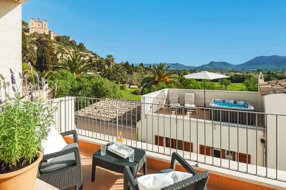 Historic Artà Townhouse With Rooftop Jacuzzi - Image 1