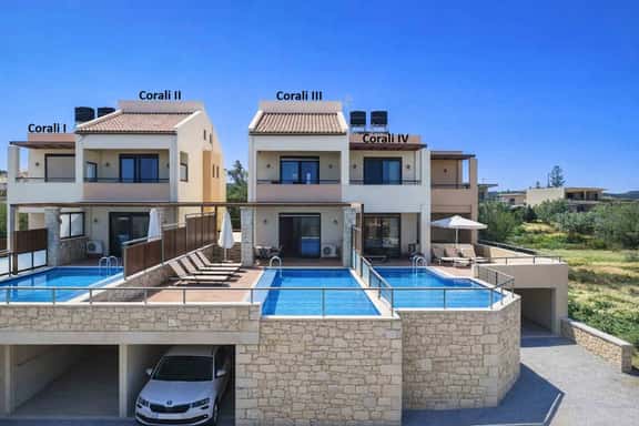 Spacious Coastal Villa With Stunning Views - Image 1