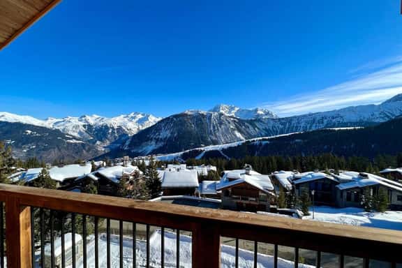 Elegant Alpine Penthouse With Mountain Views - Image 1