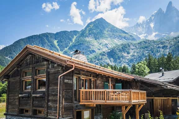 Mountain Chalet With Two Ensuite Bedrooms - Image 1