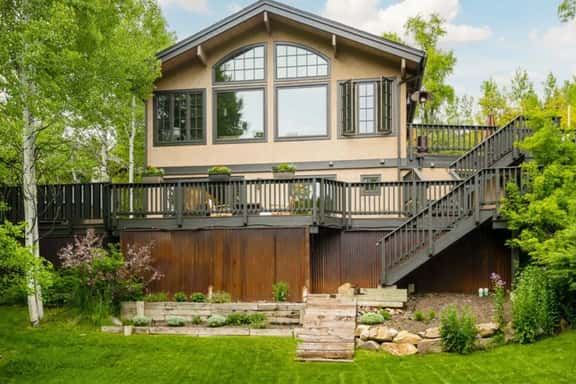 Four Bedroom Home With Spacious Decks - Image 1