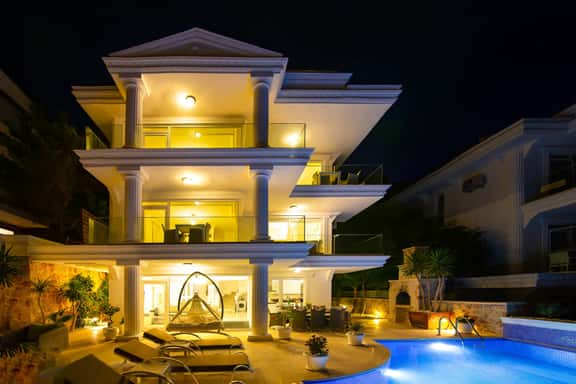 Panoramic Seaviews From Your Private Retreat - Image 1