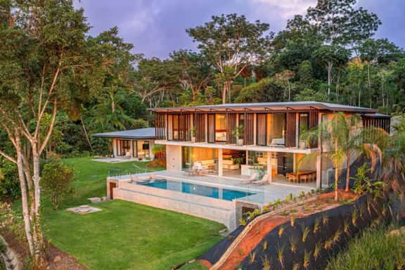 Six Bedroom Escape With Private Pool - Image 1
