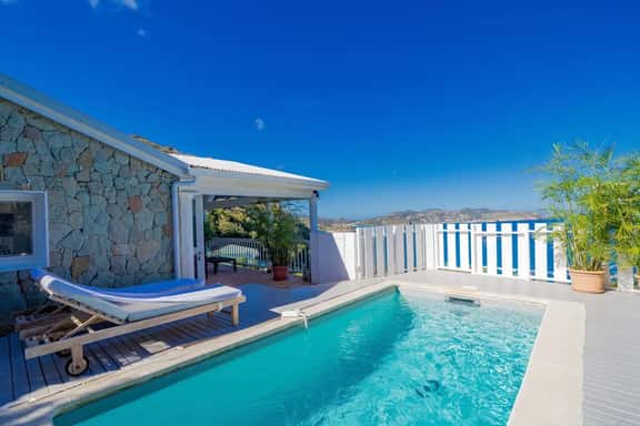 Tropical Villa With Private Swimming Pool - Image 1