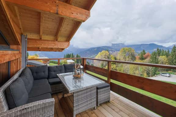 Alpine Family Chalet Near Ski Lifts - Image 1