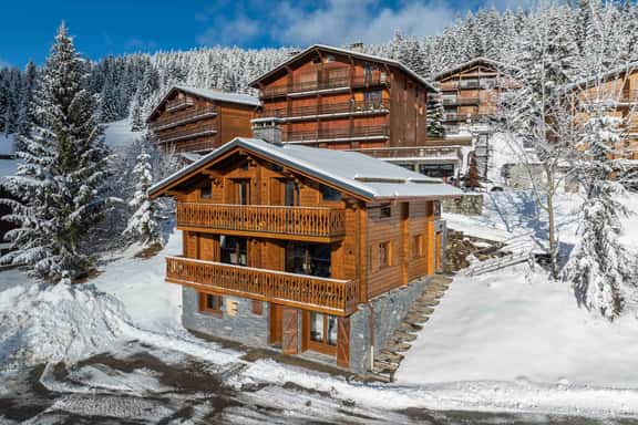 Alpine Escape With Sauna and Balconies - Image 1