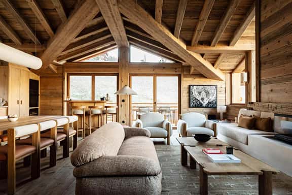 Elegant Chalet With Five Bedrooms And Fireplace - Image 1