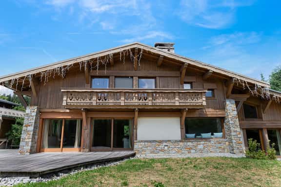Elegant Megève Chalet Near Ski Lifts - Image 1