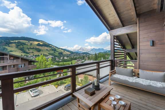 Elegant Family Escape in the Alps - Image 1