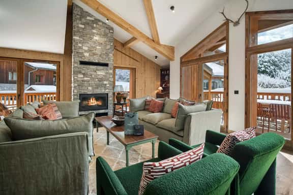 Family Mountain Apartment With a Fireplace - Image 1