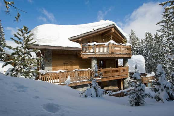 Charming Mountain Retreat with Private Jacuzzi - Image 1