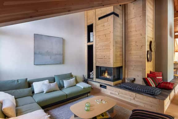 Spacious Family Duplex With Mountain Views - Image 1