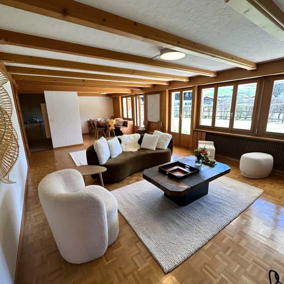 Charming Alpine Flat Retreat in Gstaad - Image 1