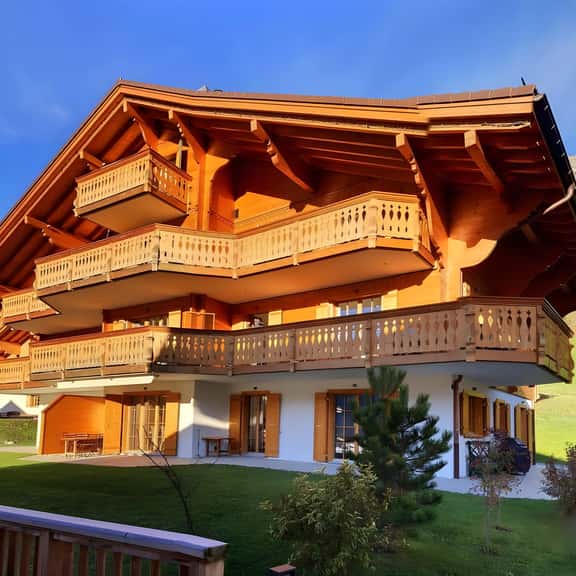 Elegant Apartment with Panoramic Valley View - Image 1