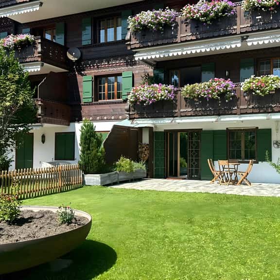 Park Hotel Residence Luxurious Garden Apartment - Image 1