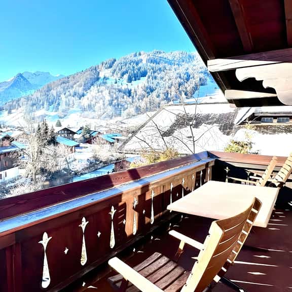 Luxurious 4-Bedroom Chalet in Gstaad - Image 1