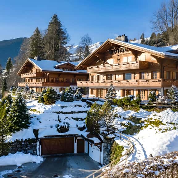 Alpine Luxury Flat in Rougemont - Image 1